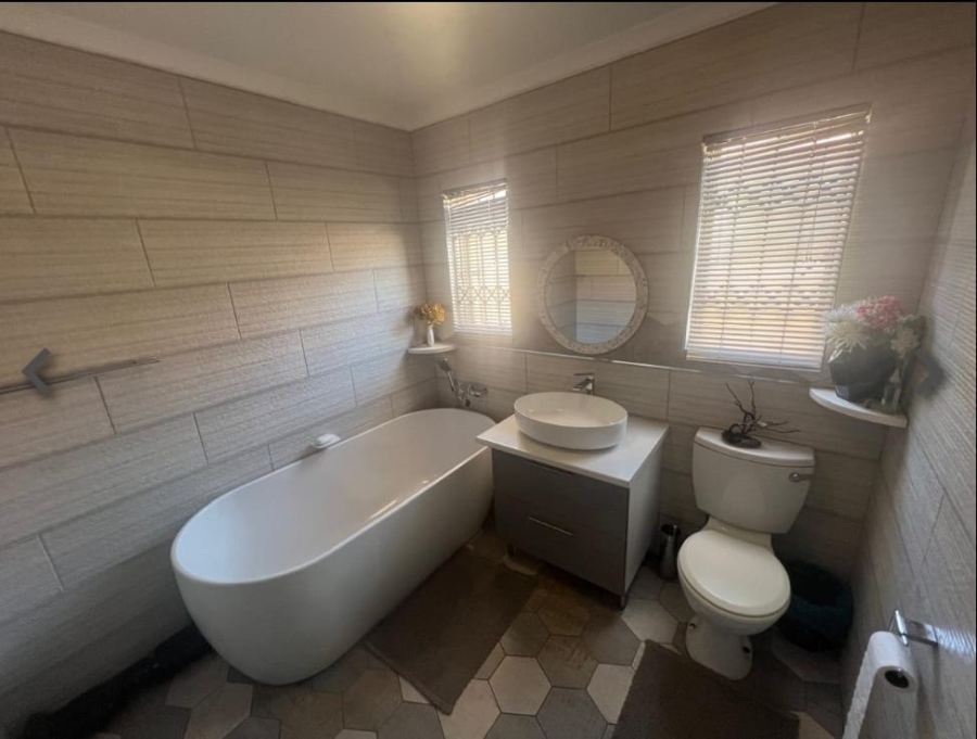 3 Bedroom Property for Sale in Waterkloof Hill Estate North West